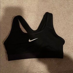 nike girls sports bra 8/10